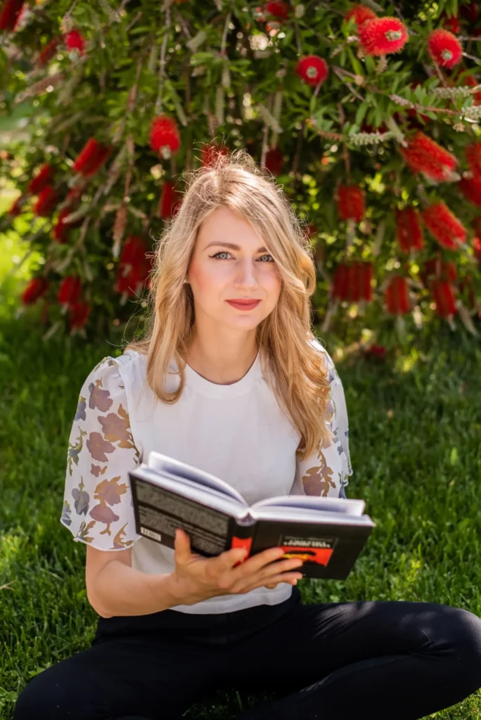 MALI VELIKI | Valentina Babić